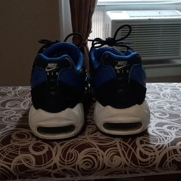 I'm selling my airmax 95 good condition used - Picture 5 of 11